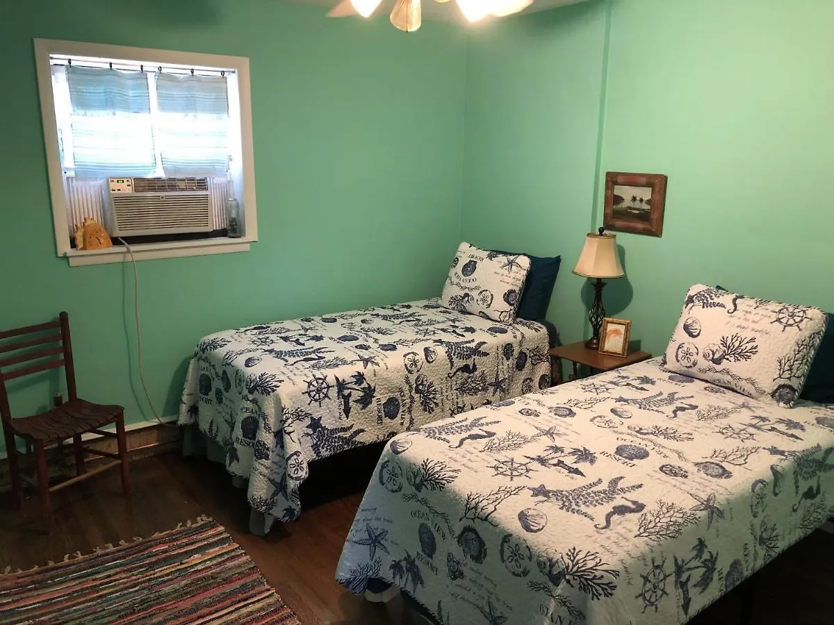 Beach Front On The Bay In Our Rustic, Pet Friendly Cottage Home North Camellia Acres Dom wakacyjny