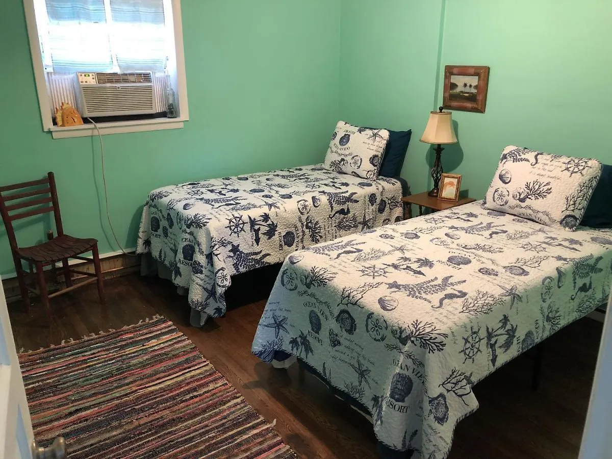 Holiday home Beach Front On The Bay In Our Rustic, Pet Friendly Cottage Home North Camellia Acres