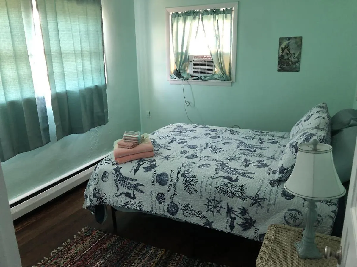Holiday home Beach Front On The Bay In Our Rustic, Pet Friendly Cottage Home North Camellia Acres United States