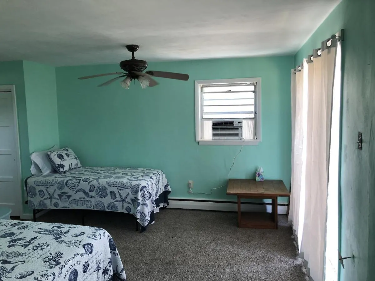 Holiday home Beach Front On The Bay In Our Rustic, Pet Friendly Cottage Home North Camellia Acres
